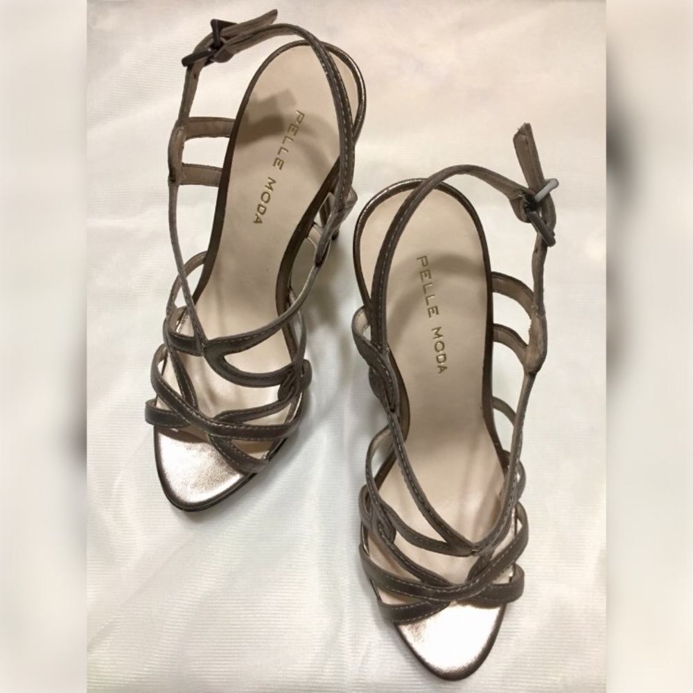 Pelle Moda Women’s Pewter Heels